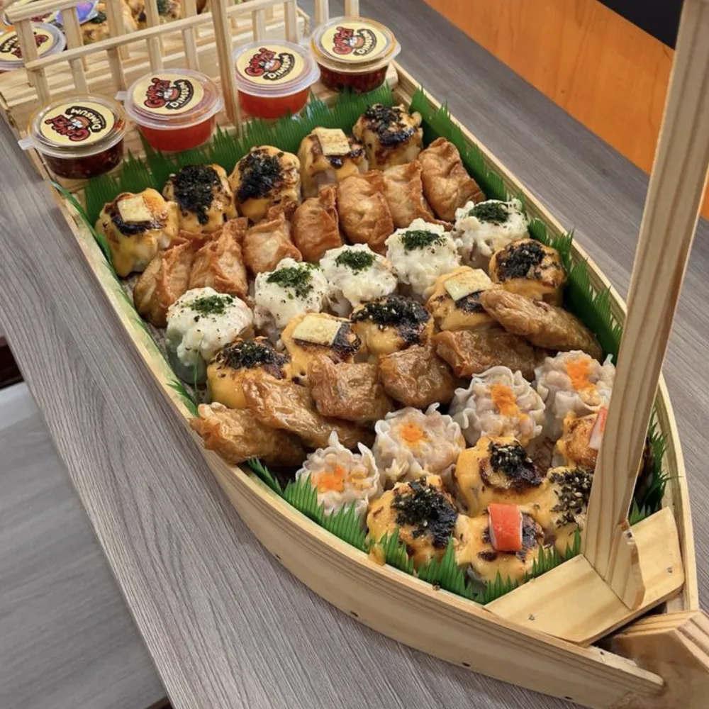 Phinisi Dimsum Party sajian pesta tema kapal Gongci Malang