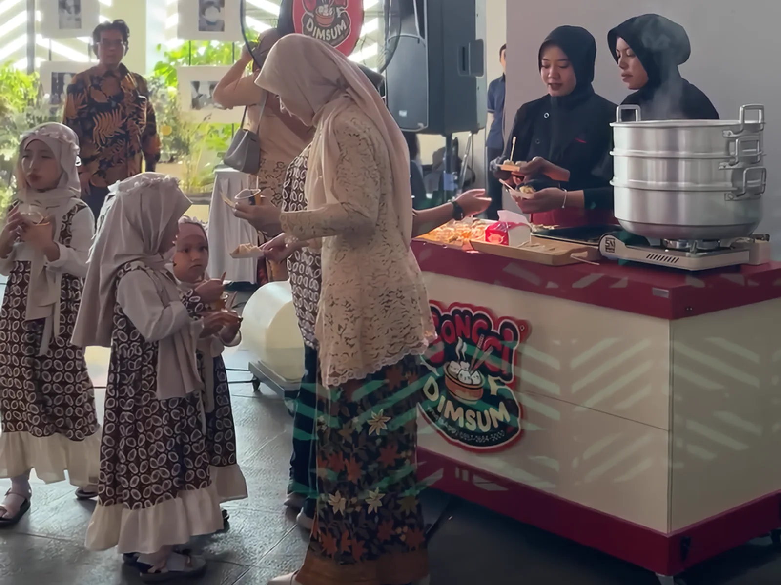 Live cooking dimsum Gongci di event kantor Malang