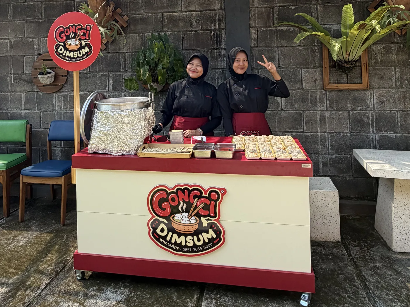Booth stall dimsum Gongci live cooking di acara wedding Malang